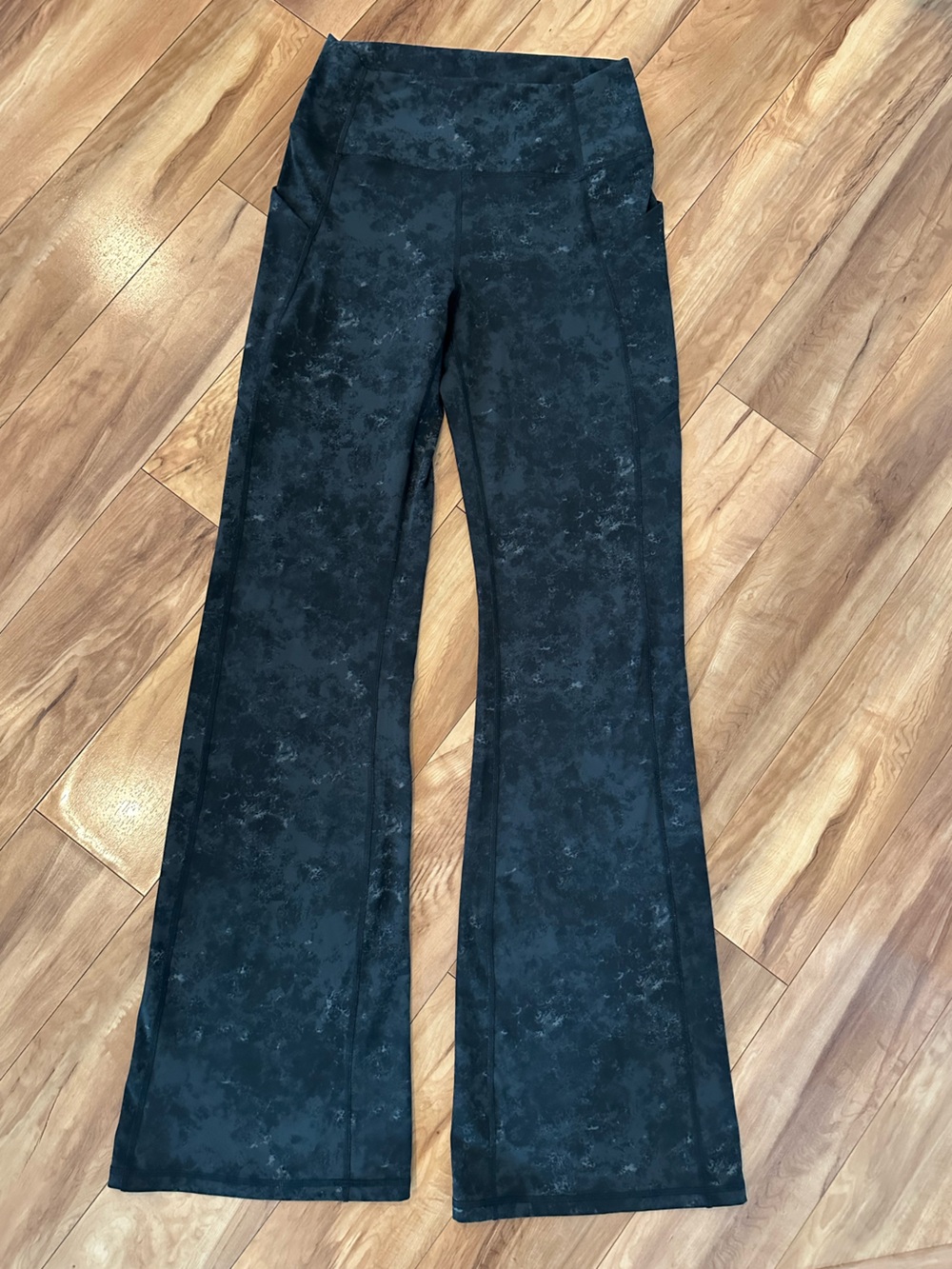 Fabletics Oasis PureLuxe High Pockets Kick Flare Leggings S Tall 32” inseam